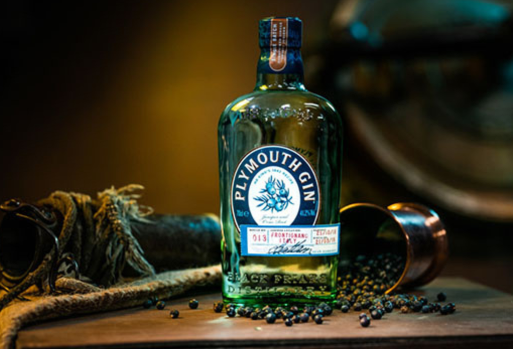 Rượu Gin – nguyên liệu tạo nên những ly cocktail tuyệt hảo