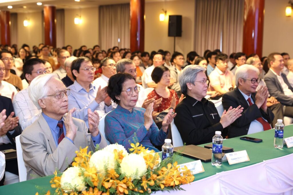 Giải Sách Hay và Dự án Khuyến đọc Khuyến Đọc với hành trình 17 năm bền bỉ thúc đẩy xu hướng đọc sách, viết sách, dịch sách và làm sách tiến bộ khắp mọi miền đất nước