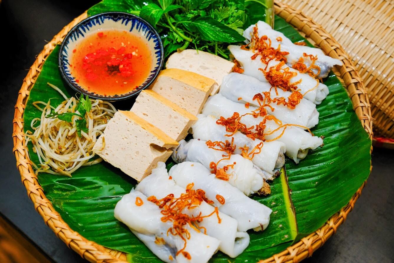 Ẩm thực bản địa trong nhịp bước lữ hành 7 Bánh cuốn - món ăn giữ trọn tinh hoa của ẩm thực Việt