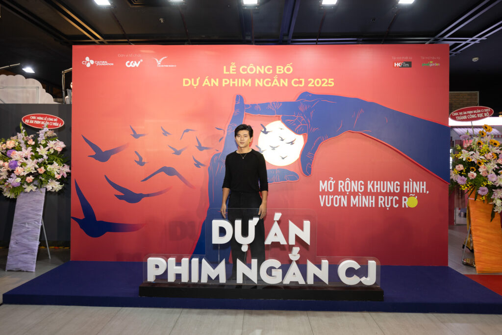 Diễn viên Lê Công Hoàng (phim Tro Tàn Rực Rỡ)


