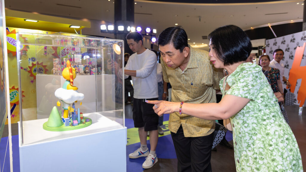 Helio by Biti's chính thức chào thế giới tuổi teen 8 Không chỉ thu hút các bạn teen, triển lãm Arttoy còn được phụ huynh chú ý