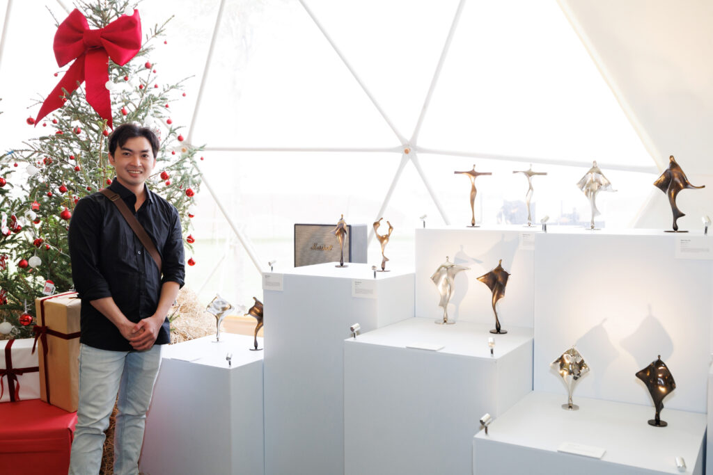 Merry Brew Festi: A vibrant Christmas experience at Global Fountain, The Global City 2 The exhibition marks a new milestone in the artistic journey of sculptor Dinh Duy Ton.