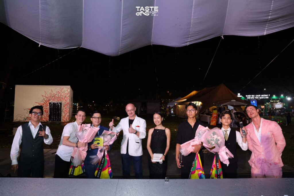 The judging panel presents awards to the Top 3 winners of the artLIVE Mixology Championship 2023.

