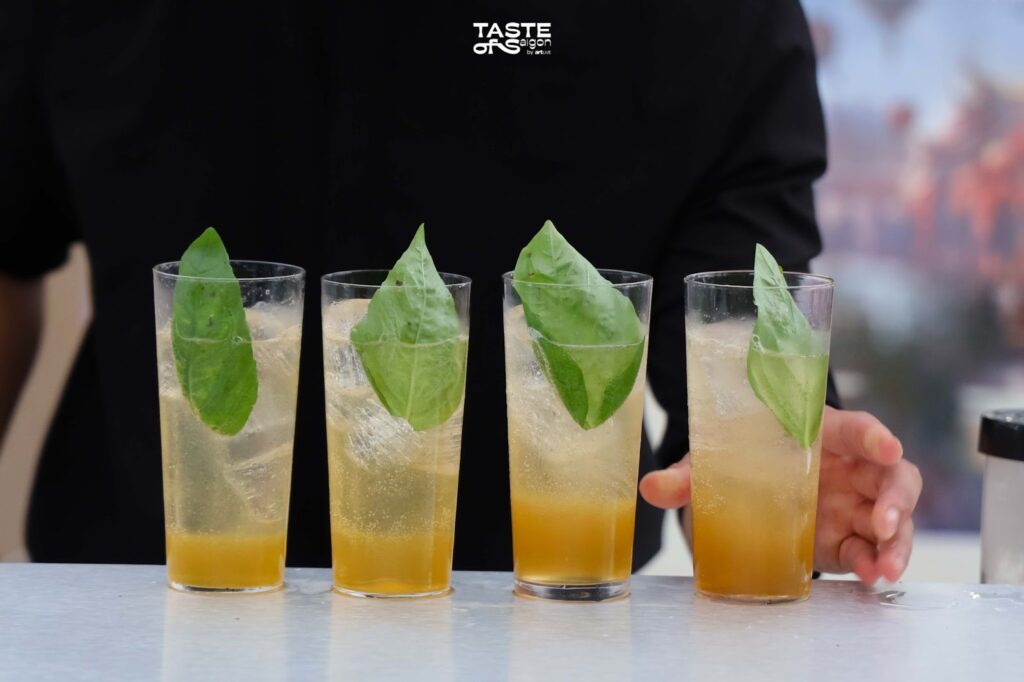 The ylang-ylang flower served as the inspiration behind Quang Trường’s cocktail creation.

