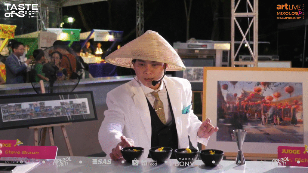 Ngọc Huy delivered a playful performance as a cơm tấm street vendor.

