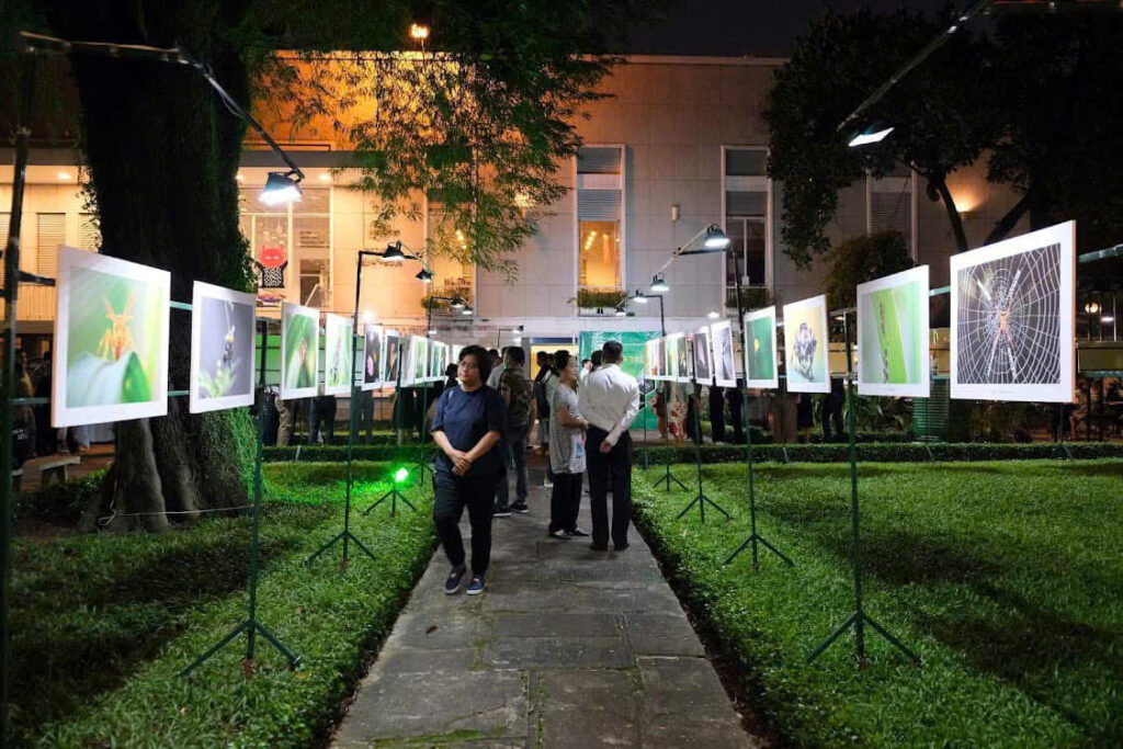Không gian triển lãm cuộc thi nhiếp ảnh 'Vẻ đẹp ASEAN - Dấu ấn Việt Nam' tại IDÉCAF