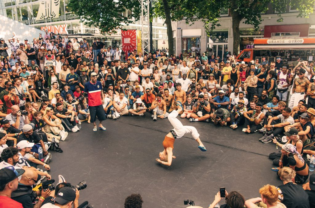 Breakdancing – The Art of Street Moves