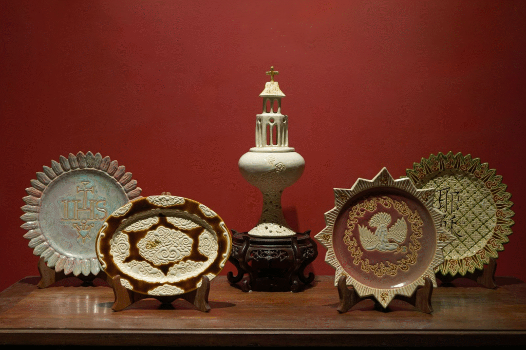 The exhibition ‘The Sacred in the Everyday’ – Traces of the sacred within the ordinary 4 Bien Hoa ceramics by Hieu on display at the exhibition