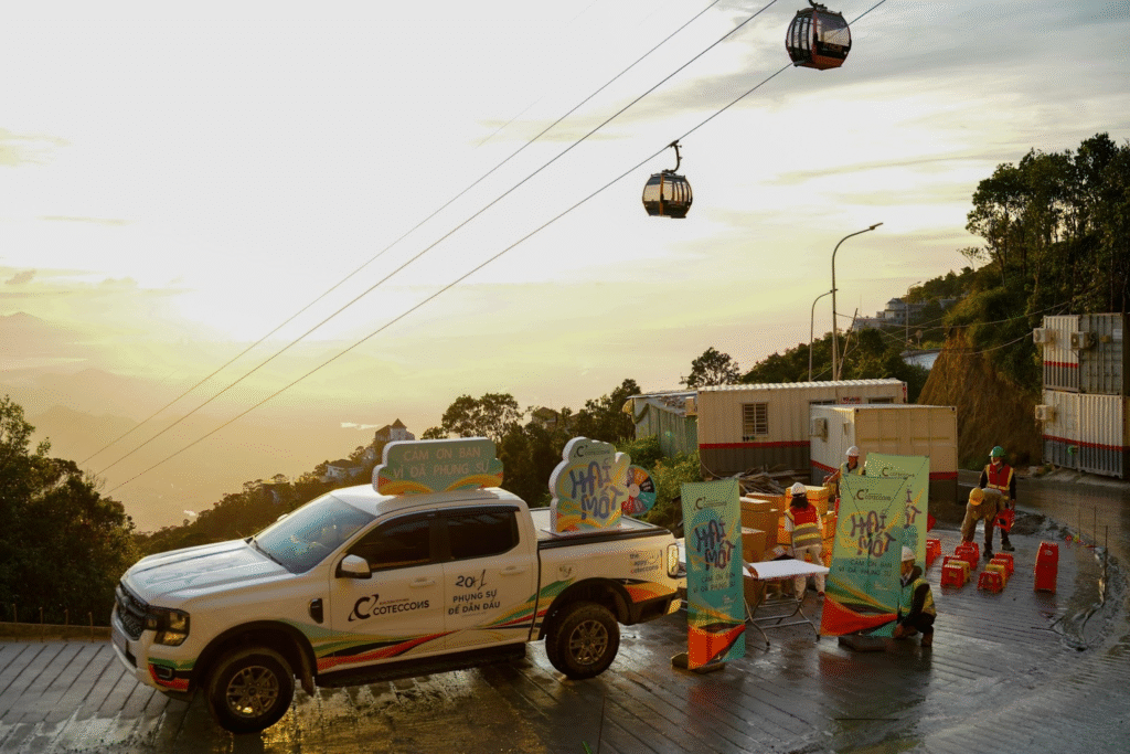 Coteccons brought a food truck to its construction site in Da Nang. Photo: Coteccons