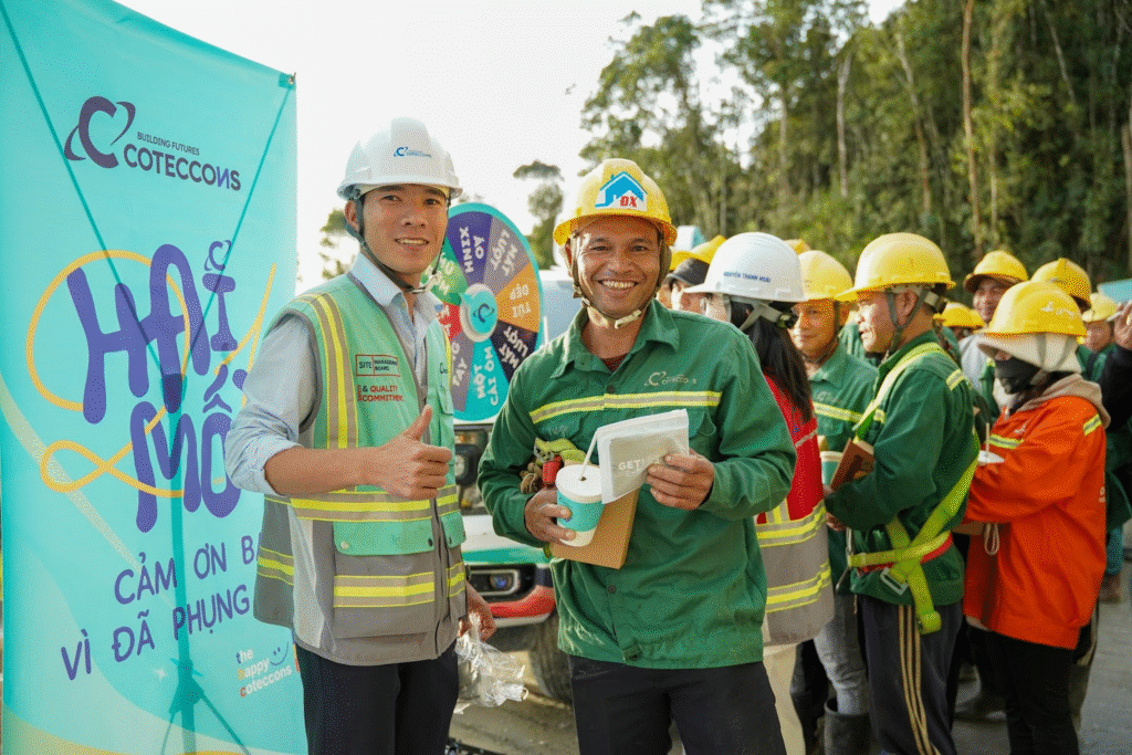 The Happy Coffee Truck as a heartfelt tribute to workers. Photo: Coteccons