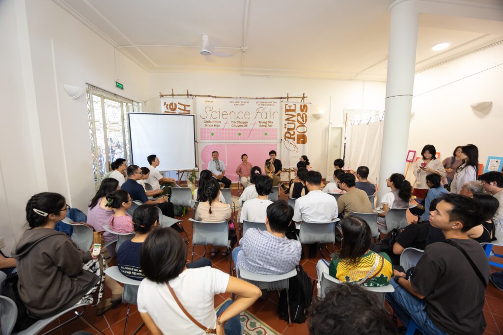 Science Fair 2025 chào đón hàng ngàn lượt khách tham dự 7 Các talkshow khai mở đối thoại giữa khoa học và nghệ thuật, đồng thời định hướng nghề nghiệp cho các bạn trẻ