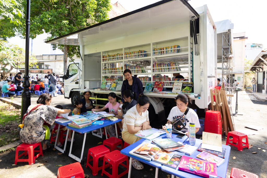 Science Fair 2025 chào đón hàng ngàn lượt khách tham dự 11 Khu vực sách và tri thức xanh