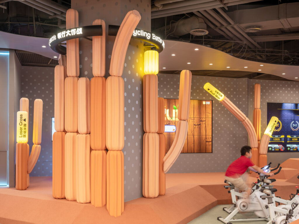 Foam modules modeled after the shape of the Saguaro cactus. 