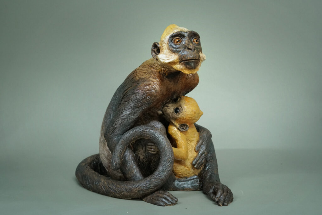 Tác phẩm Hai mẹ con Vọoc Cát Bà.