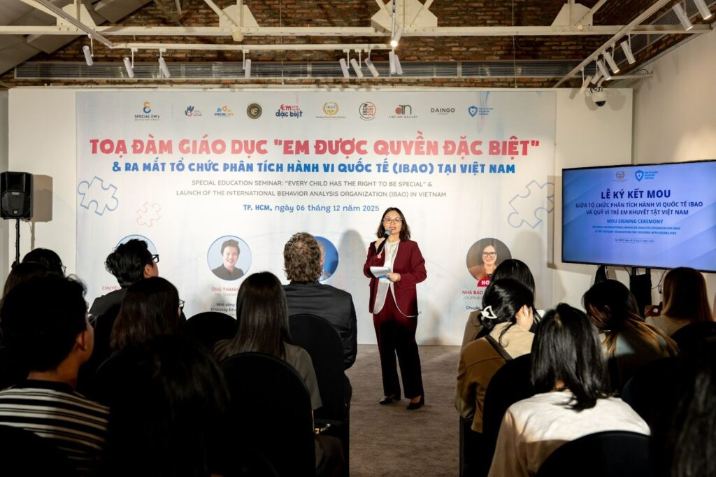 The educational talk “You Have the Right to Be Special” held on December 6