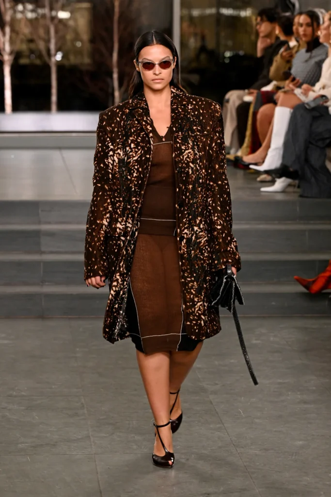 Bộ sưu tập Thu/Đông 2025 của Tory Burch. Ảnh: Slaven Vlasic/Getty Images