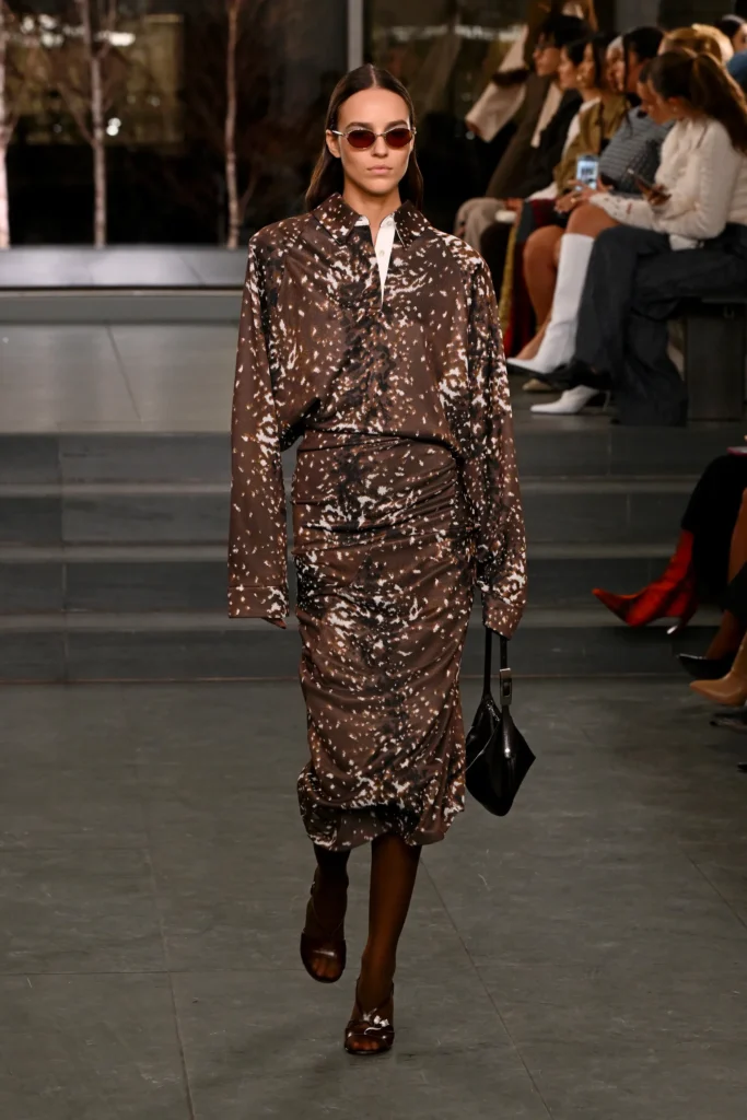 Bộ sưu tập Thu/Đông 2025 của Tory Burch tại Tuần lễ thời trang New York. Ảnh: Slaven Vlasic/Getty Images