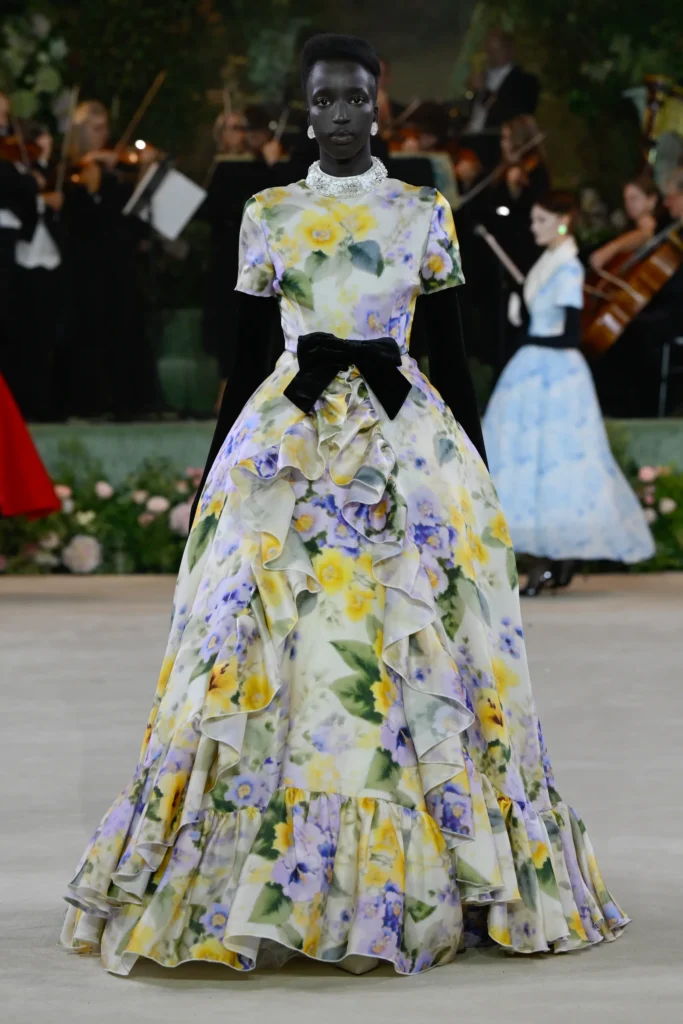 Buổi trình diễn thời trang của Richard Quinn trong khuôn khổ Tuần lễ thời trang London Xuân/Hè 2026. Ảnh: Giovanni Giannoni/WWD 