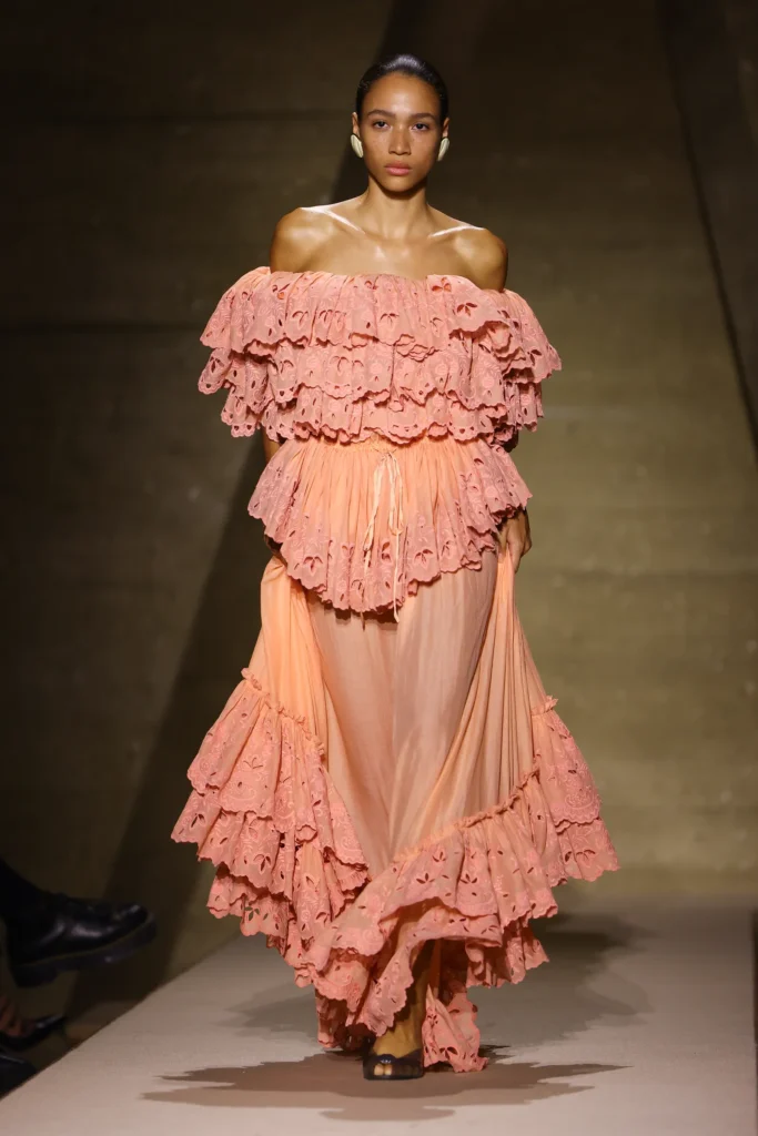 Buổi trình diễn thời trang nữ Chloe Xuân/Hè 2026. Ảnh: Marc Piasecki/Getty Images