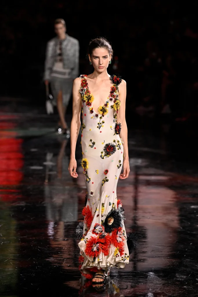 Họa tiết hoa tại buổi trình diễn thời trang nữ Chanel Xuân/Hè 2026. Ảnh: Kristy Sparow/Getty Images
