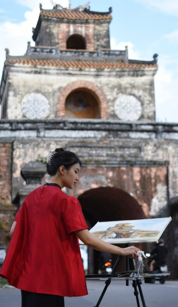 Từ 21 tuổi, Phan Anh Thư toàn tâm theo đuổi học thuật và hội họa