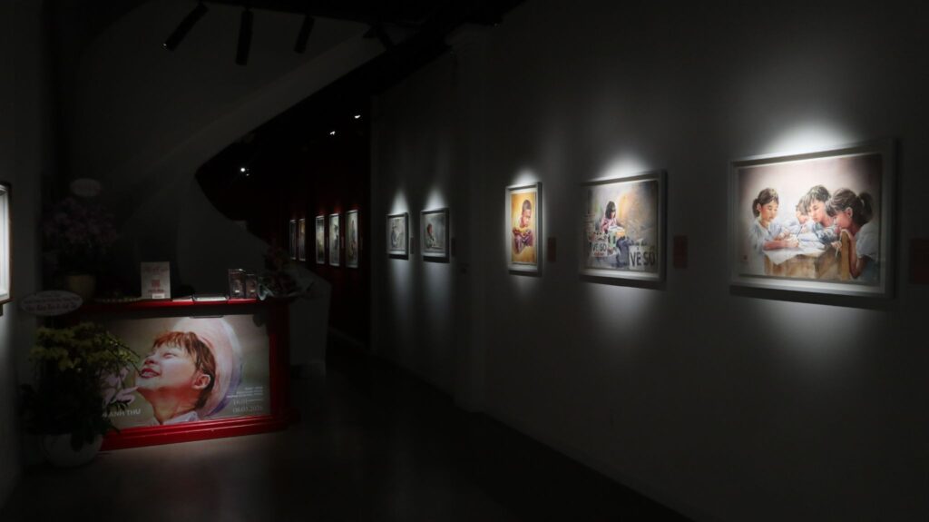 Triển lãm ghi dấu một Phan Anh Thư khác - chín chắn hơn, lắng sâu hơn