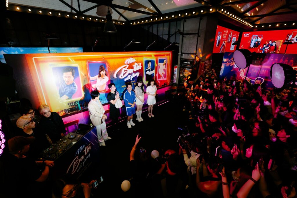 Trường Giang: 'Tôi đề cao tiêu chí hợp vai' 1 Showcase Nhà Ba Tôi Một Phòng thu hút sự chú ý đông đảo khán giả