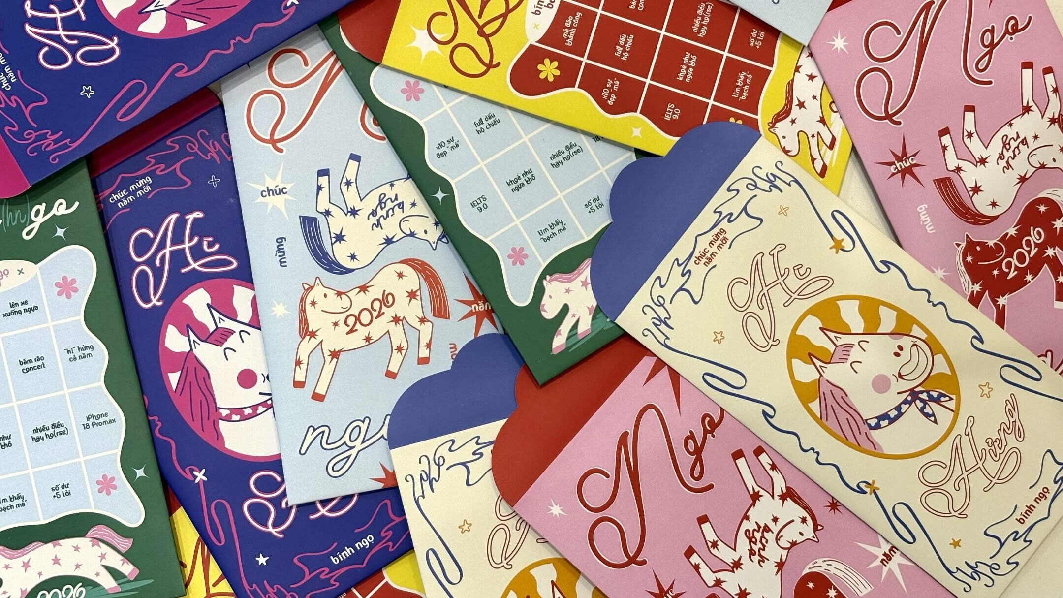 “Hí hửng” - Sự kết hợp ngẫu hứng giữa typography bay bổng và những chú ngựa "hip-hop" đa sắc thái. 