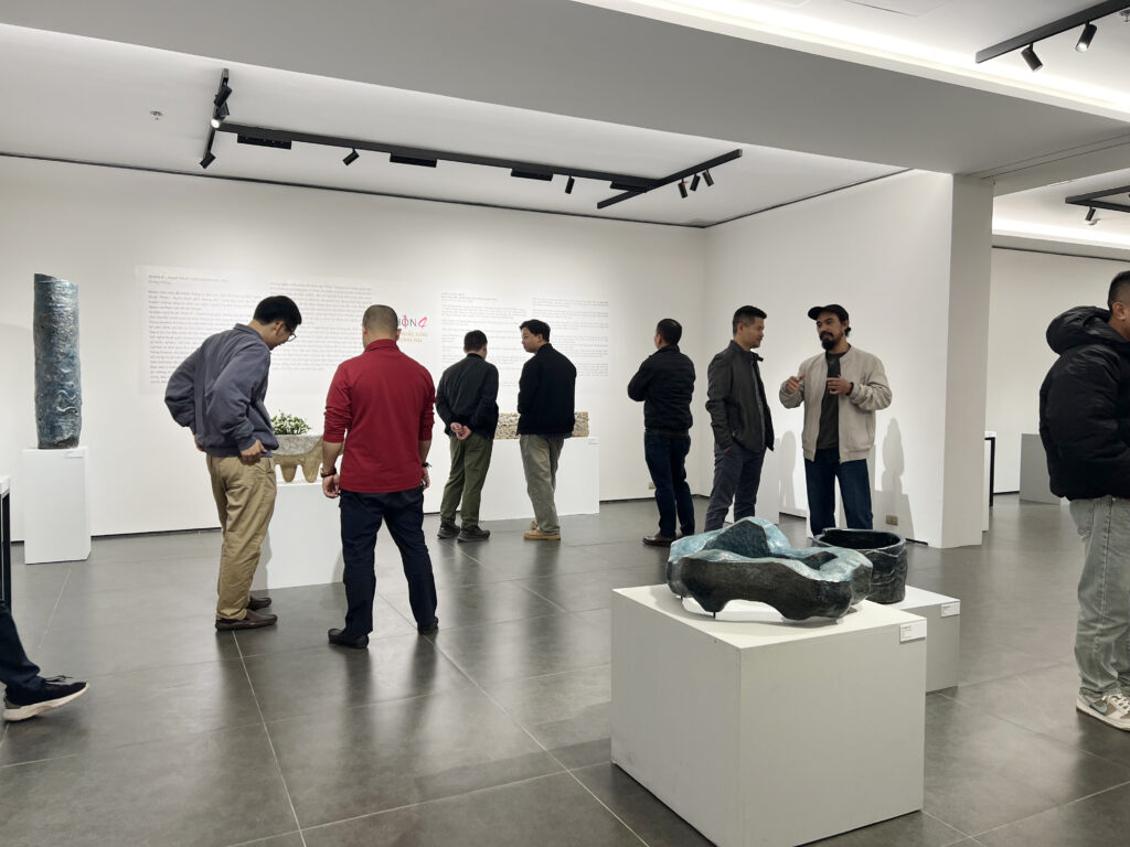 Phồn 4 và hành trình bảy năm của gốm đương đại 2 Triển lãm gốm Phồn 4 đang diễn ra tại Phạm Hà Hải Art Studio