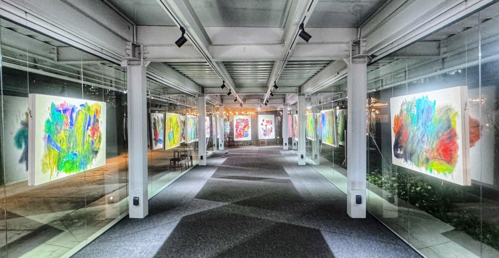 Những mảng màu sẽ dần tự tan biến.