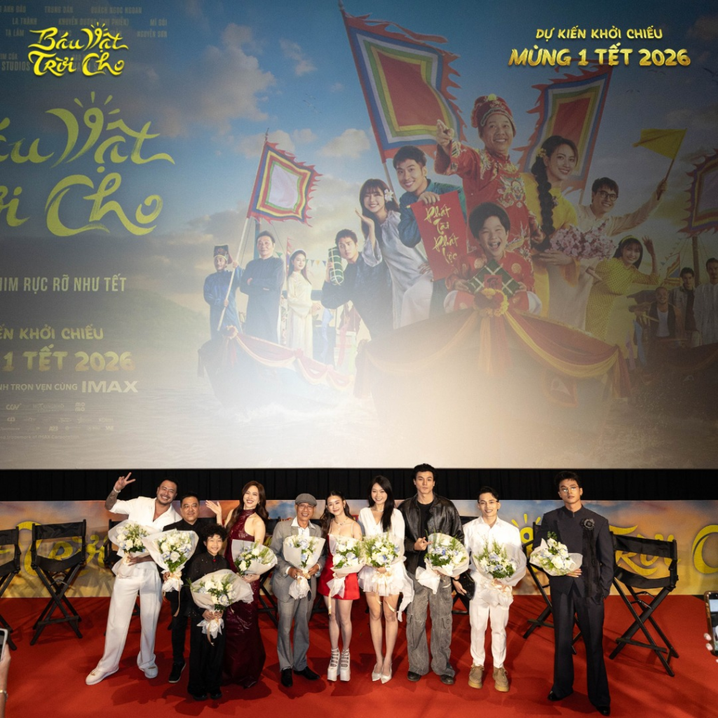 Dàn diễn viên của Báu Vật Trời Cho trong buổi Showcase trong tháng 1 vừa qua. Ảnh: Fanpage của phim