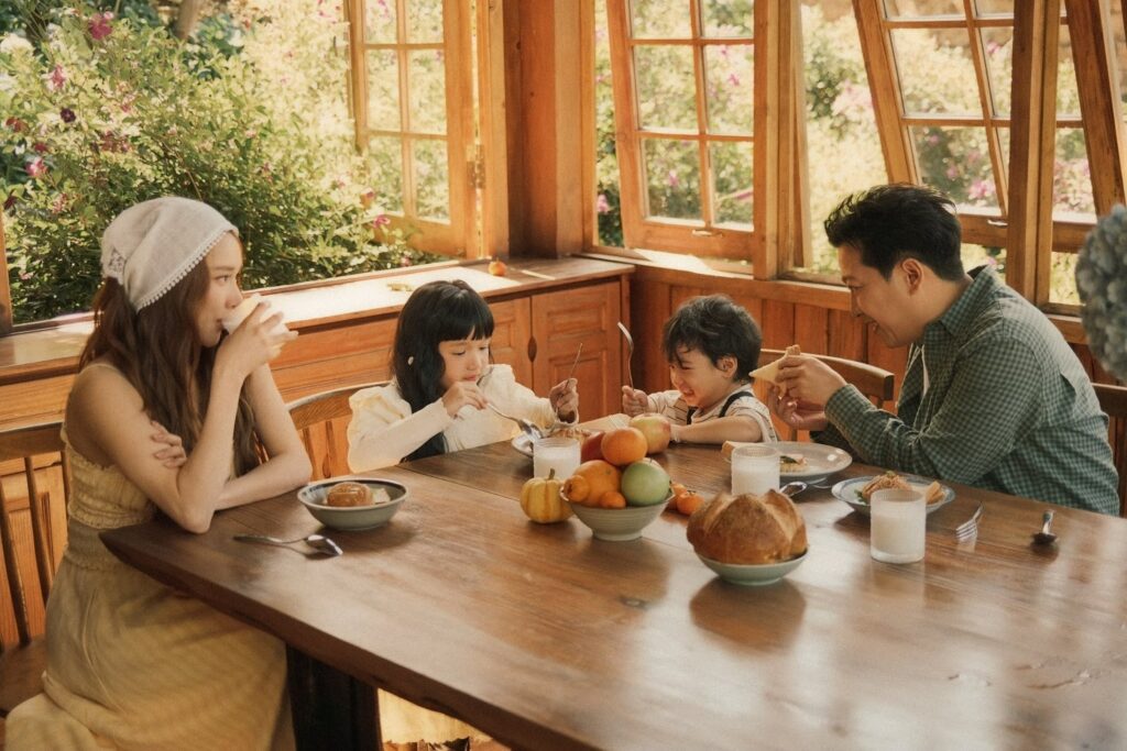 Hình ảnh gia đình đầm ấm khiến bao người ao ước của chàng hề xứ Quảng. 