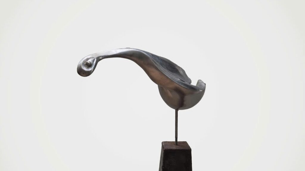 Các tác phẩm của Trần Việt Hưng thường có cấu trúc tiết chế