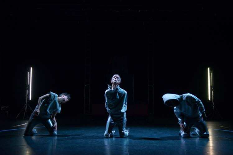 Michael Turinsky mở rộng thực hành nghệ thuật của mình sang những suy tư về aesthetics of access. 